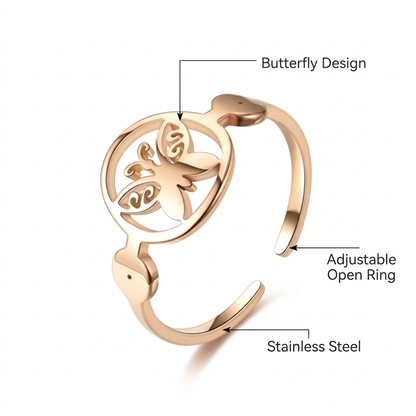 Złoty pierścionek z motylem, specyfikacja po angielsku na białym tle